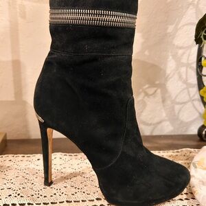 Elegant Black Suede Women's Boots